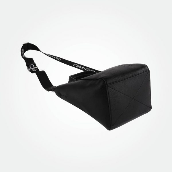 CALVIN KLEIN TOTE SLING BAG - Image 7