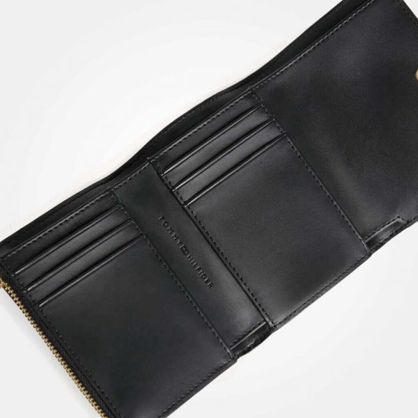 Tommy Hilfiger Women's Wallet - Image 3