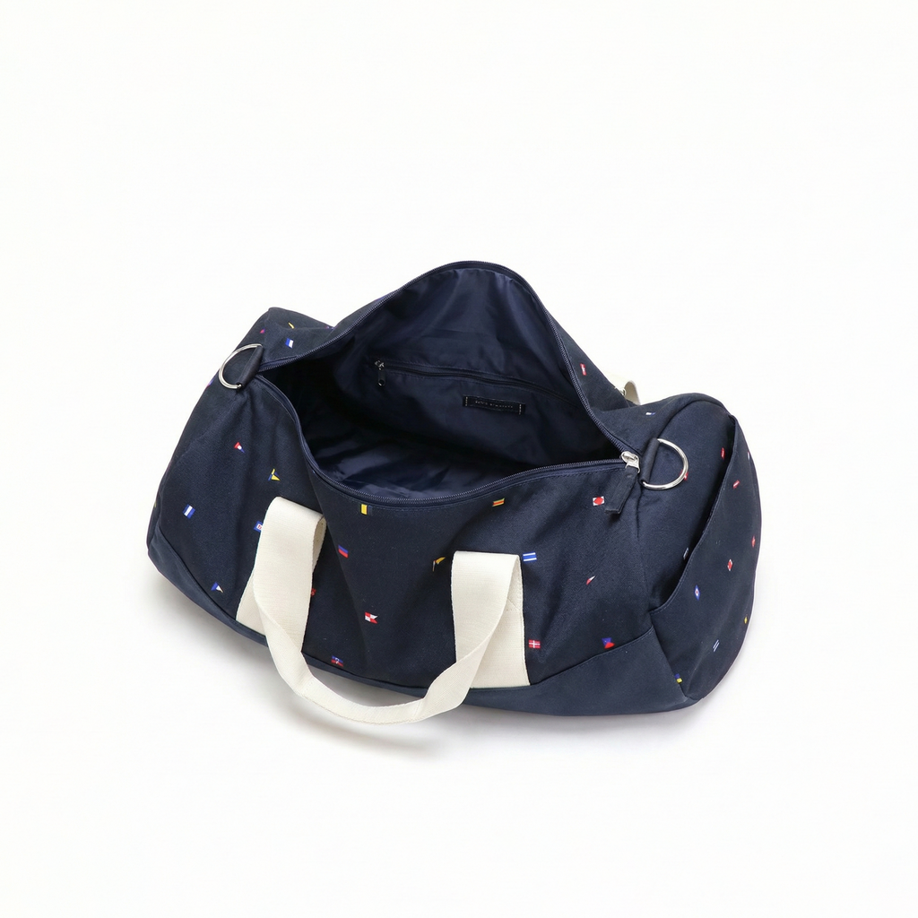 Tommy Hilfiger Large Gym Bag 4 Tommy Hilfiger Large Gym Bag - Image 4